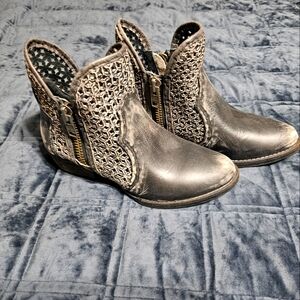 Circle G Black and Tan Cutout Leather Ankle Booties